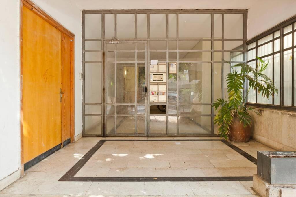 Big Apartment Next To Gordon Beach Plus Free Parking Tel Aviv Exterior foto
